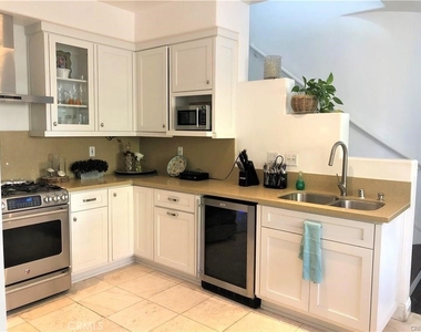 971 S Flintridge Way - Photo Thumbnail 4