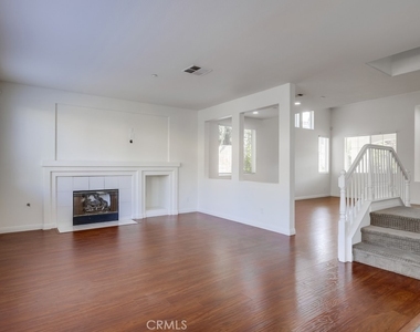 321 Riley Court - Photo Thumbnail 12