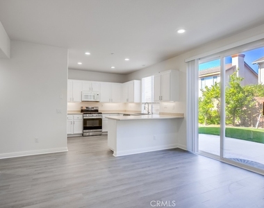321 Riley Court - Photo Thumbnail 19