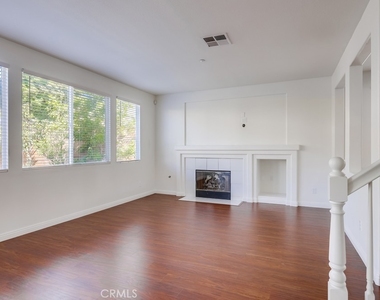 321 Riley Court - Photo Thumbnail 11