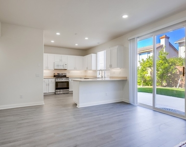 321 Riley Court - Photo Thumbnail 24