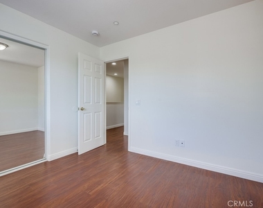 321 Riley Court - Photo Thumbnail 45