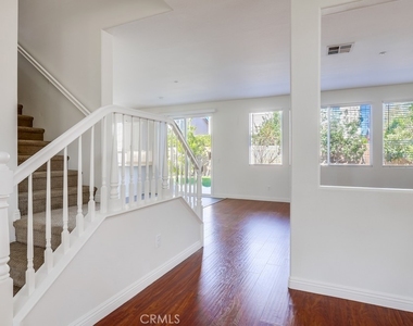 321 Riley Court - Photo Thumbnail 6