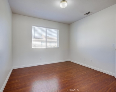 321 Riley Court - Photo Thumbnail 33
