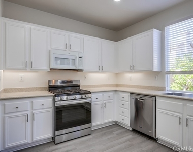 321 Riley Court - Photo Thumbnail 17