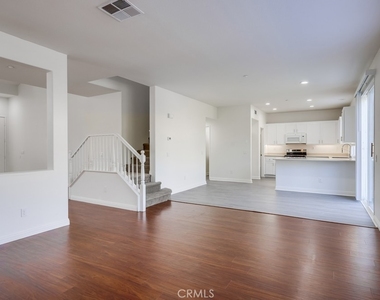 321 Riley Court - Photo Thumbnail 13