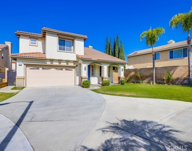 321 Riley Court - Photo Thumbnail 2