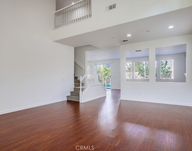 321 Riley Court - Photo Thumbnail 9