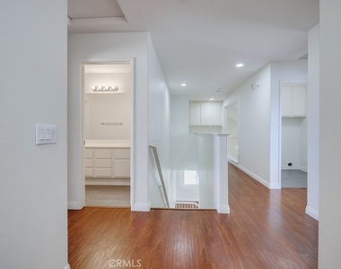 321 Riley Court - Photo Thumbnail 28
