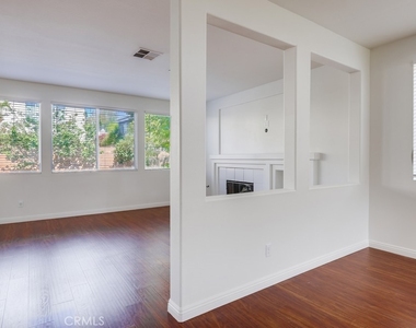 321 Riley Court - Photo Thumbnail 5