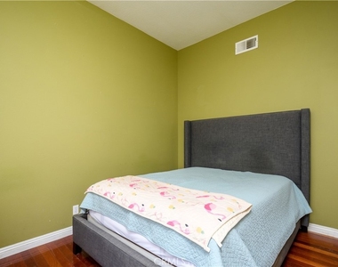 2587 Macbeth Avenue - Photo Thumbnail 14