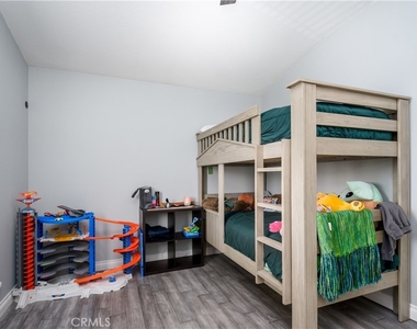 2587 Macbeth Avenue - Photo Thumbnail 20