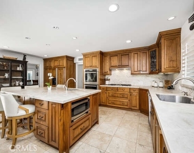 16332 Spartan Circle - Photo Thumbnail 6