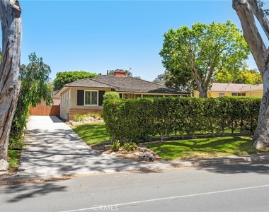 3409 Palos Verdes Drive N - Photo Thumbnail 5