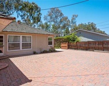 3409 Palos Verdes Drive N - Photo Thumbnail 25