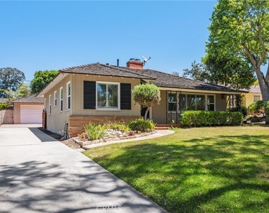 3409 Palos Verdes Drive N - Photo Thumbnail 16
