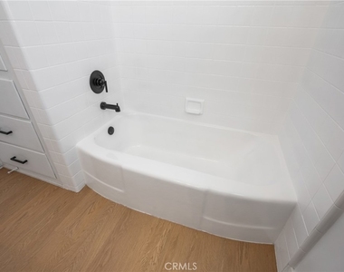 3409 Palos Verdes Drive N - Photo Thumbnail 40
