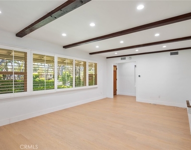 3409 Palos Verdes Drive N - Photo Thumbnail 4