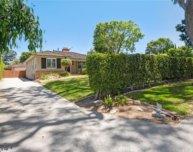 3409 Palos Verdes Drive N - Photo Thumbnail 6