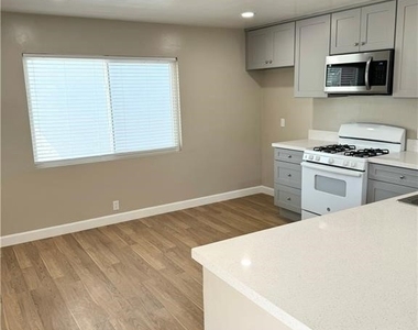 33802 Robles Drive - Photo Thumbnail 2