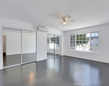 1015 E Walnut Avenue - Photo Thumbnail 7