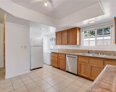 1015 E Walnut Avenue - Photo Thumbnail 16