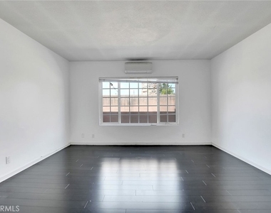1015 E Walnut Avenue - Photo Thumbnail 11