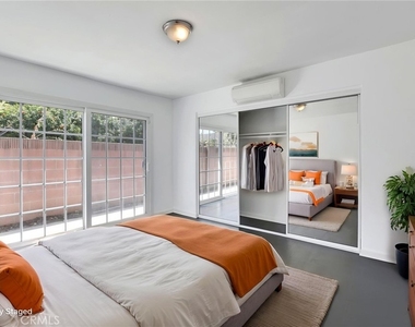 1015 E Walnut Avenue - Photo Thumbnail 27
