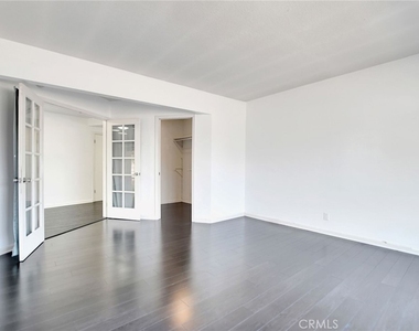 1015 E Walnut Avenue - Photo Thumbnail 9