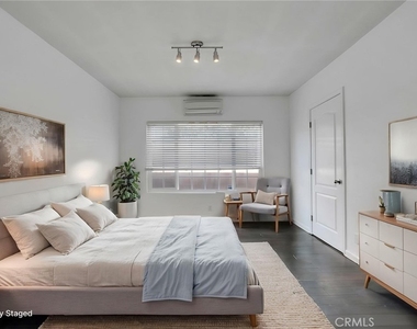 1015 E Walnut Avenue - Photo Thumbnail 12