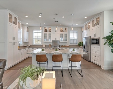 2105 Two Harbors Circle - Photo Thumbnail 11