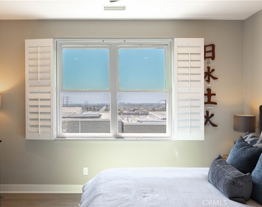2105 Two Harbors Circle - Photo Thumbnail 25