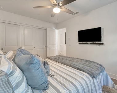2105 Two Harbors Circle - Photo Thumbnail 20