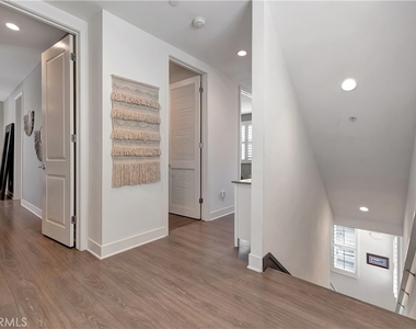 2105 Two Harbors Circle - Photo Thumbnail 18