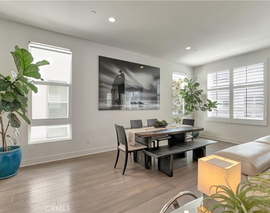 2105 Two Harbors Circle - Photo Thumbnail 12