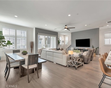2105 Two Harbors Circle - Photo Thumbnail 6