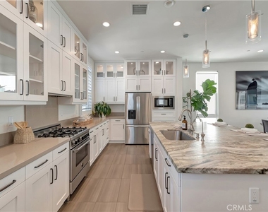 2105 Two Harbors Circle - Photo Thumbnail 14