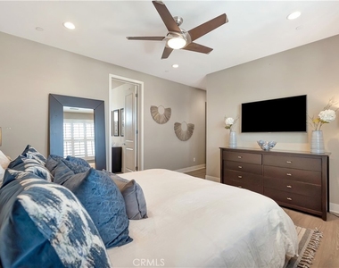 2105 Two Harbors Circle - Photo Thumbnail 35