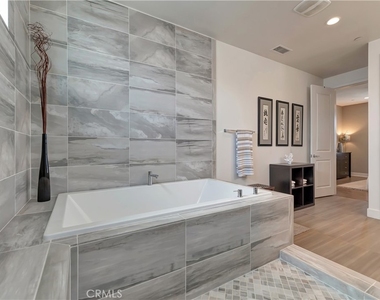 2105 Two Harbors Circle - Photo Thumbnail 42