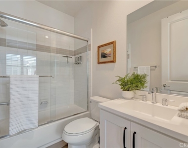 2105 Two Harbors Circle - Photo Thumbnail 30