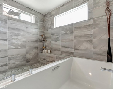 2105 Two Harbors Circle - Photo Thumbnail 43