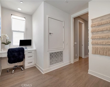 2105 Two Harbors Circle - Photo Thumbnail 23