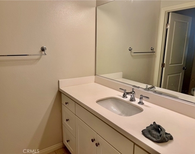 102 Chestnut Grove - Photo Thumbnail 3