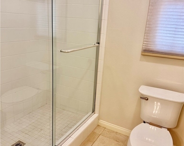 102 Chestnut Grove - Photo Thumbnail 4