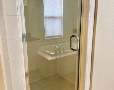 102 Chestnut Grove - Photo Thumbnail 19