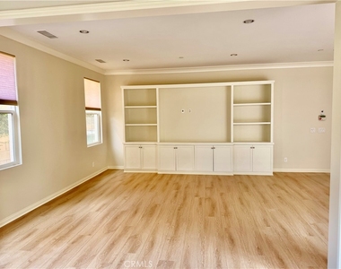 102 Chestnut Grove - Photo Thumbnail 12