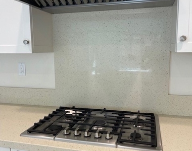 111 Holly Springs - Photo Thumbnail 9