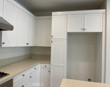 111 Holly Springs - Photo Thumbnail 8