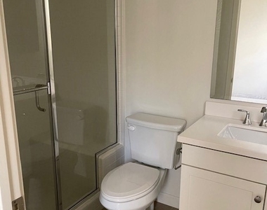 111 Holly Springs - Photo Thumbnail 21