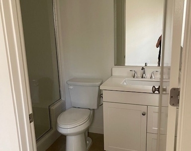 111 Holly Springs - Photo Thumbnail 22